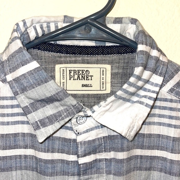 Free Planet Mens White/Gray Striped Collared Short Sleeve Button Up Shirt - Picture 2 of 5